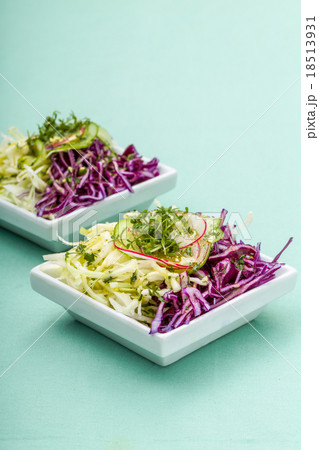 raw vegetable salad 18513931