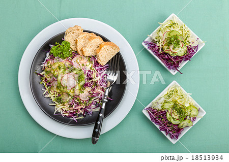 raw vegetable salad 18513934