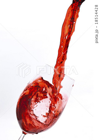 Red wine pouring 18514428