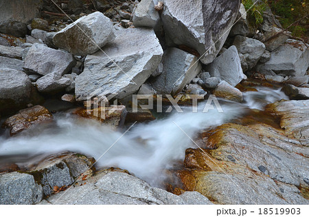 秋の尾白川渓谷 18519903