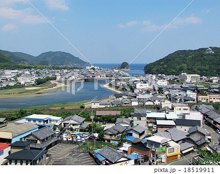 徳島県美波町日和佐の街並みと日和佐川の写真素材