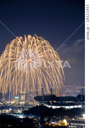 豊田市の夜景と打ち上げ花火 18521955