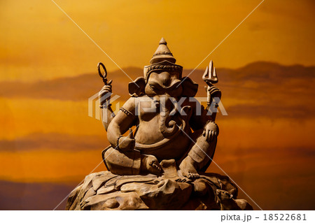 Ganesh carved wood 18522681