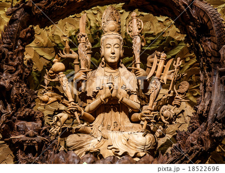 Guan Yin wood carving Guan Yin wood carving 18522696