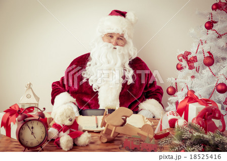 Santa Claus at home Santa Claus at home 18525416