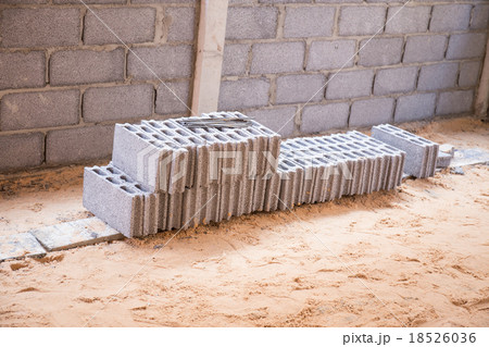 White brick 18526036