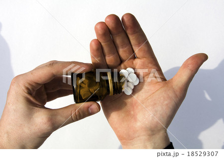 pills, close-up 18529307