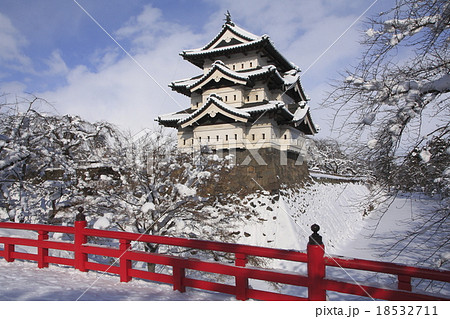 冬の弘前城 18532711