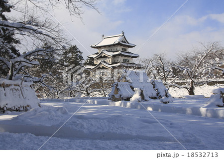 冬の弘前城 18532713