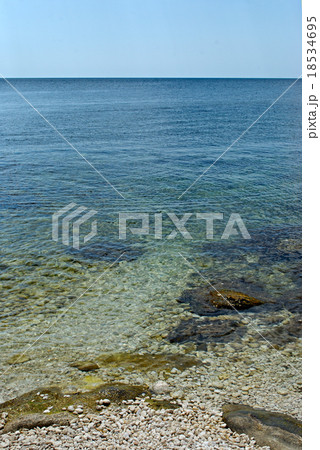 sea 18534695