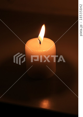 Candle 18535842