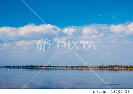 晩秋の風連湖　（根室市） 18539438