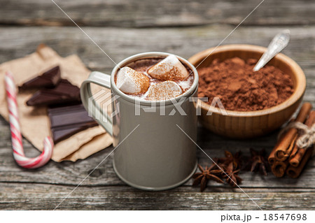 Cocoa drink with marshmallows 18547698