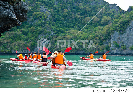 traveler kayaking 18548326