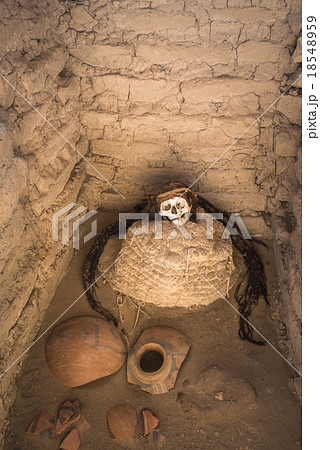 Chauchilla Cemetery in Nazca desert, Peru 18548959