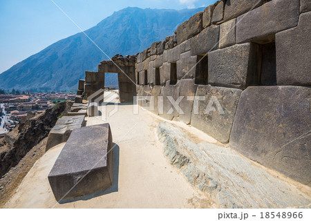 Ollantaytambo ruins in the sacred valley, Peru 18548966