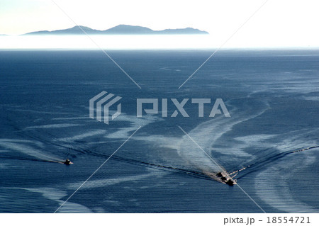 大隅半島の内之浦湾の朝の風景 大隅半島の内之浦湾の朝の風景 18554721