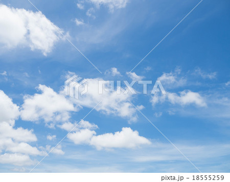Clear blue sky with white cloud Clear blue sky with white cloud 18555259