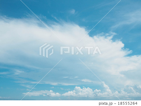 Clear blue sky with white cloud Clear blue sky with white cloud 18555264