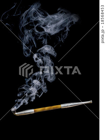 煙管と煙2 18568453