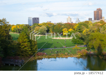 Fall colors in Central Park 18577412
