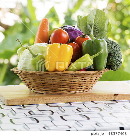 Set fresh vegetables on the basket Set fresh vegetables on the basket 18577468