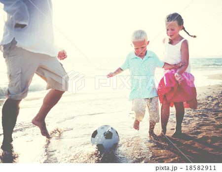 Family playing beach Happiness Relation Concept 18582911