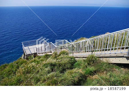 日本海と展望所 18587199