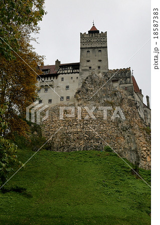 ブラン城 18587383