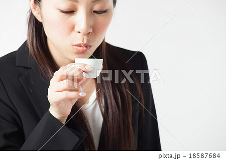 女性 年末年始 女性 年末年始 18587684