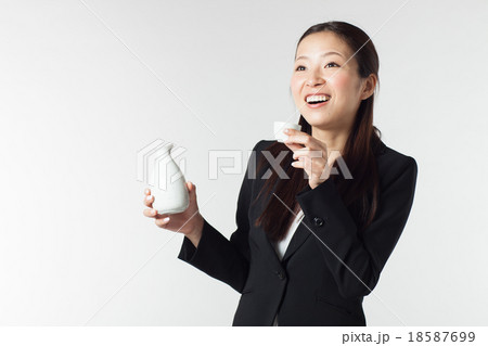 女性 年末年始 女性 年末年始 18587699