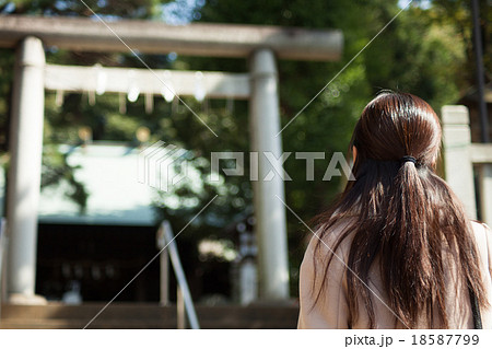 女性　年末年始 18587799