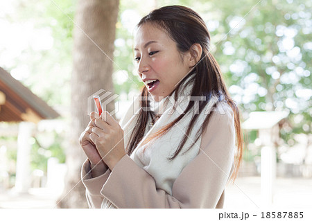 女性　年末年始 18587885