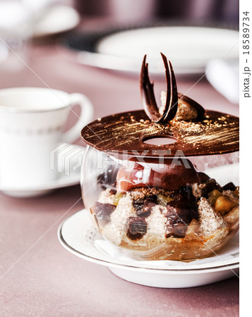 chocolate dessert 18589734