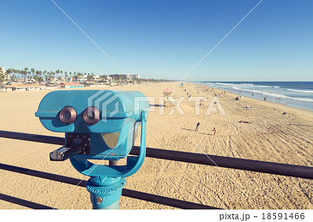 Binoculars at Huntington Beach Pier 18591466
