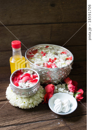Water in bowl mixed with perfume for Songkra Water in bowl mixed with perfume for Songkra 18591706