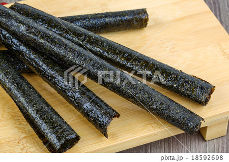 Seaweed rolls 18592698