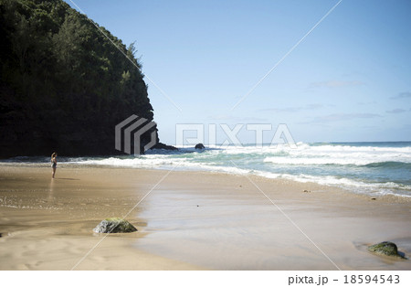 ハナカピアイ・ビーチ、カウアイ島、ハワイ-6 18594543