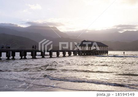 ハナレイ桟橋、カウアイ島、ハワイ-1 ハナレイ桟橋、カウアイ島、ハワイ-1 18594549