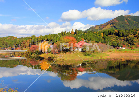 向道湖の紅葉 向道湖の紅葉 18595514