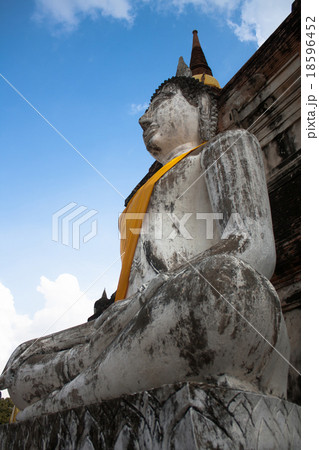 An old temple in Thayland, Wat Yai Chai Mongkol 18596452