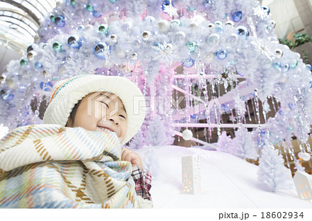 子供　クリスマスイメージ 18602934