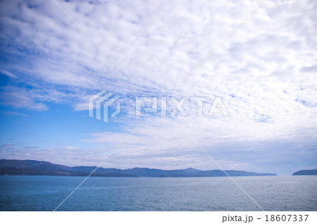 石巻湾から見る牡鹿半島 18607337