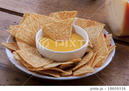 corn chips 18609336