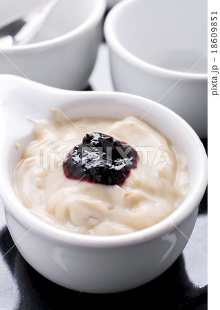 Prune yogurt 18609851