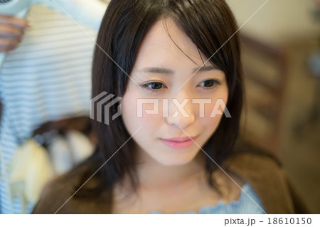 beauty parlor 18610150