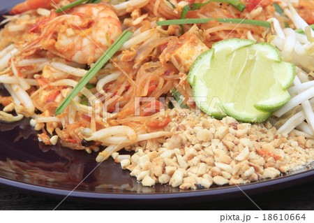 Fried noodle Thai style with prawns. Fried noodle Thai style with prawns. 18610664