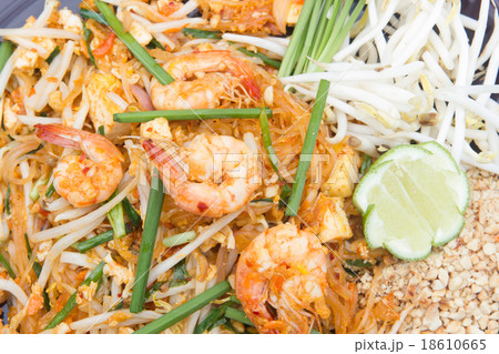 Fried noodle Thai style with prawns. Fried noodle Thai style with prawns. 18610665