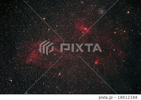 クワガタ星雲とバブル星雲付近 クワガタ星雲とバブル星雲付近 18612388