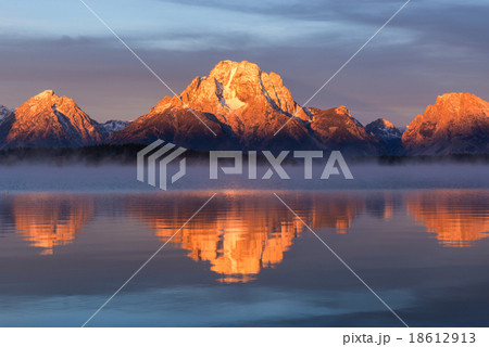 Grand Teton mountain  range, USA 18612913